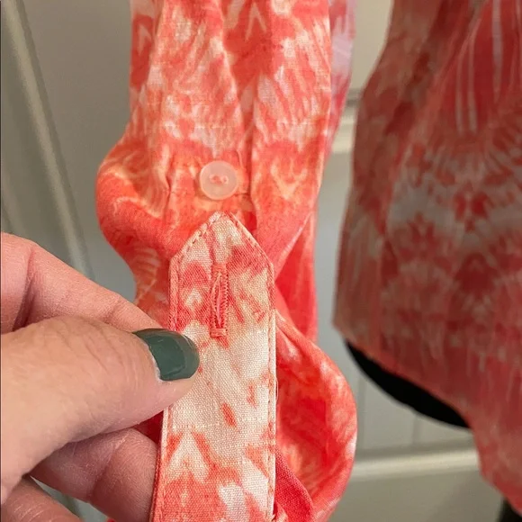 Zac & Rachel V-Neck Coral and White Blouse - Picture 4 of 10